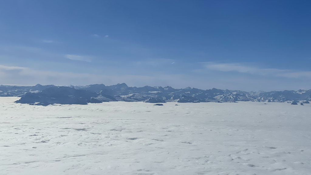 Schweizer Alpenhauptkamm Über den Wolken