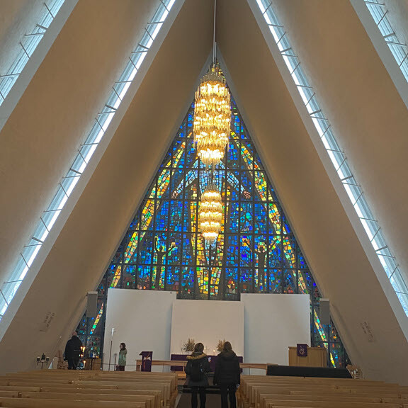 Chile isch Chile, öb drüeggig oder sinnlos höch Eismeerkathedrale von innen